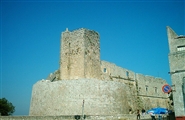 Замок Кастелло-ди-Монте-Сант'Анджело