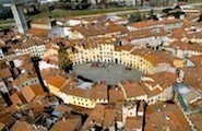 Place de l’Amphithéâtre, Lucques