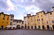 Piazza Anfiteatro, Lucca