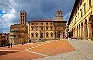 Arezzo-piazza grande