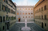 Siena - Piazza Salimbeni