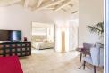 Queen Suite with Jacuzzi