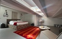Asmundo di Gisira : Deluxe Roof-Top