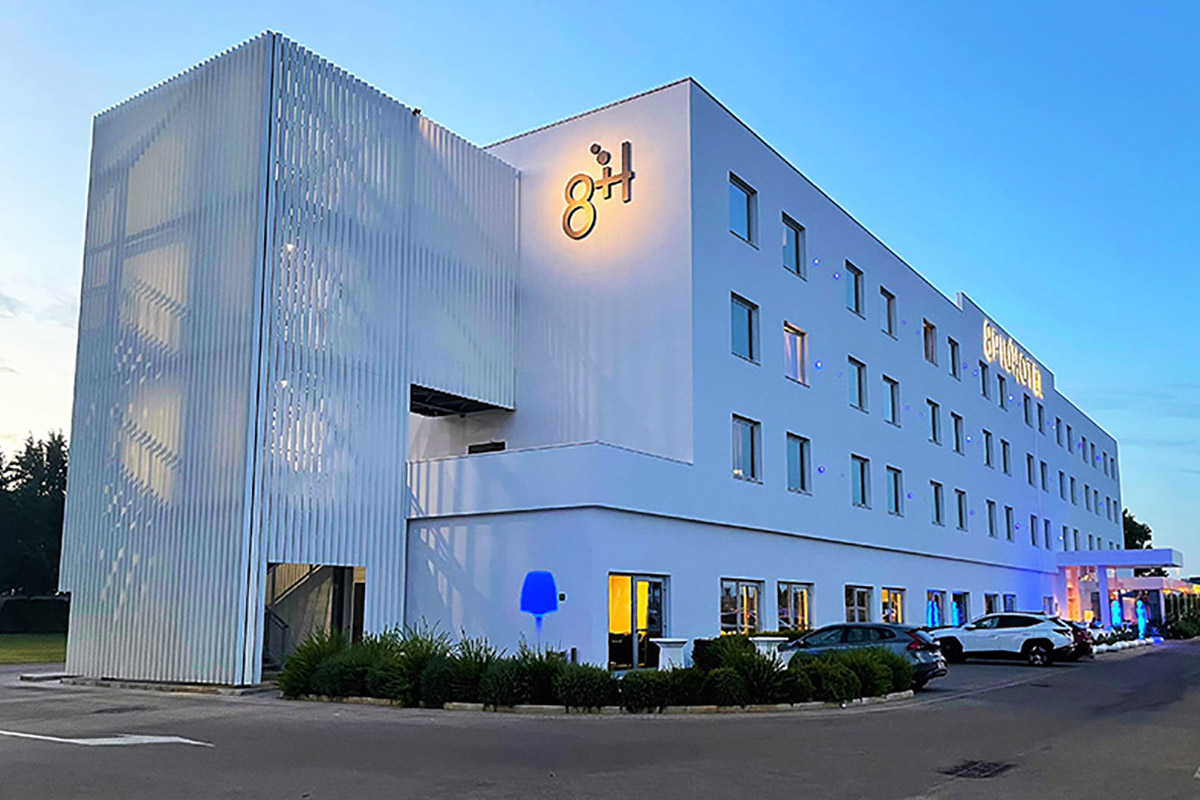 8piuhotel