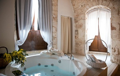 Luxury Suite with Jacuzzi