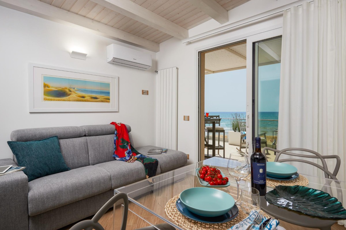 House on the Beach Primo Piano