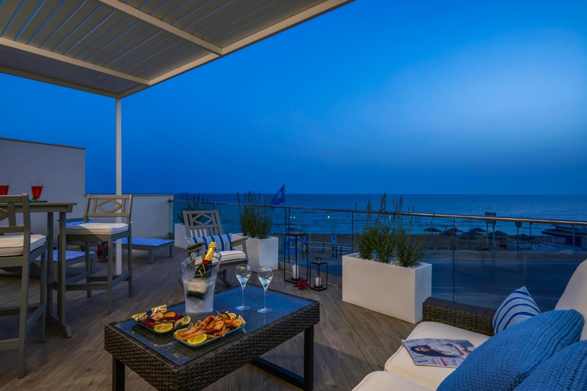 House on the Beach Primo Piano