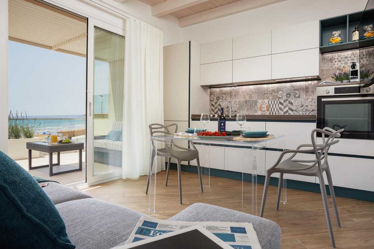 House on the Beach Primo Piano