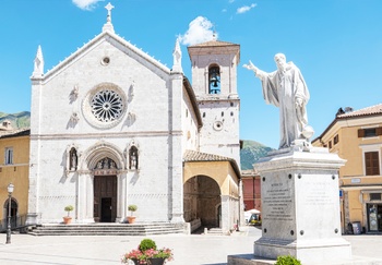 Hotel di lusso a Norcia - Vacanze italiane nel cuore dell'Umbria Hotel di lusso a Norcia - Vacanze italiane nel cuore dell'Umbria