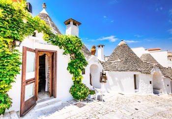 Alberobello: Tra i Trulli e le Tradizioni della Puglia