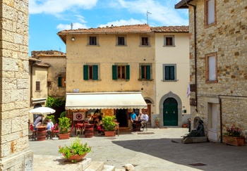 Castellina in Chianti: the authentic charm of Tuscany among vineyards and history