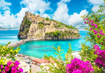 Ischia: l’isola verde del benessere, tra terme, mare e autenticità